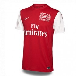 Maillot domicile arsenal 2011/12 question de joueur de Nike